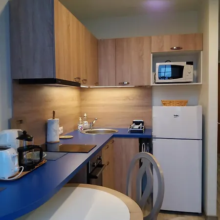 City Beach Apartment Апартаменты *