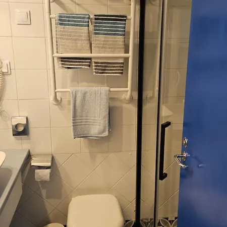 Апартаменты City Beach Apartment